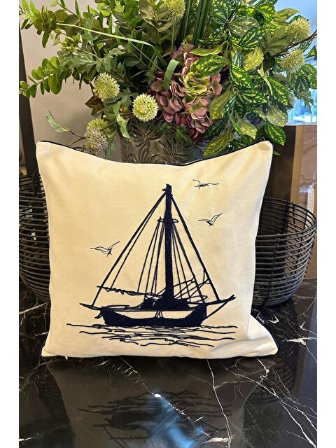 Çeyiz Diyarı Yelkenli Lüx Nakışlı Keten Kırlent Kılıfı 45x45 cm - S000502232-23173