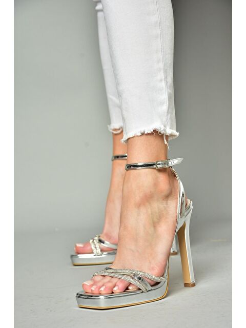 Fox Shoes S5696125 Gümüş Kadın Topuklu Ayakkabı - S000152508-18105