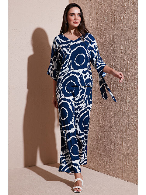 Lela Desenli Regular Fit Truvakar Kol V Yaka Alt-Üst Kadın Takım 5865357 - S000160608-21164