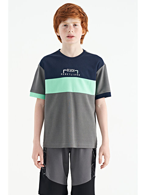 Tommylife Koyu Gri Renk Geçişli Nakışlı Oversize Erkek Çocuk Tişört - 11159 - S000030921-29351