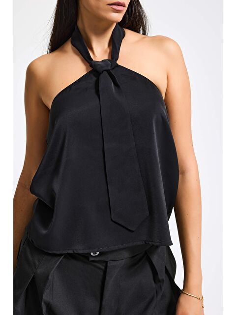 It's Basic Kadın Siyah Renk Kravat Detaylı Boyundan Bağlamalı Tasarım Bluz - S000495921-19351