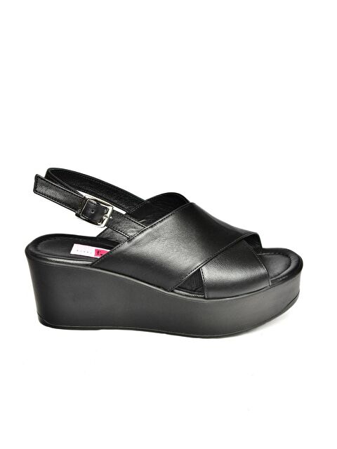 Fox Shoes P5553275 Siyah Kadın Dolgu Topuklu Ayakkabı - S000177233-19351