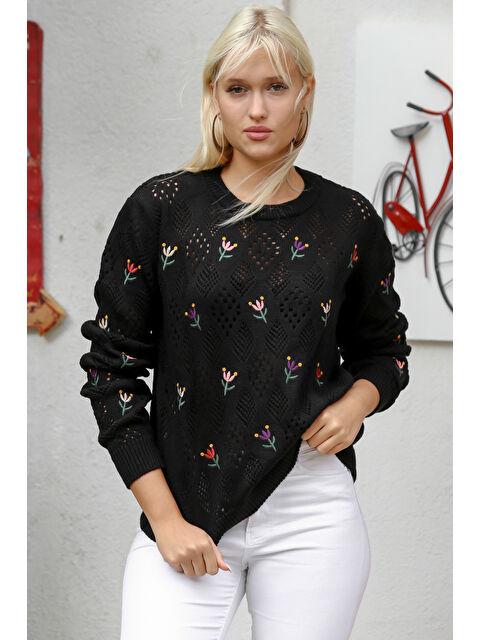 Chiccy Kadın Siyah Uzun Kol Çiçekli Nakışlı Regular Standart Casual Akrilik Triko Kazak - S000358796-19351