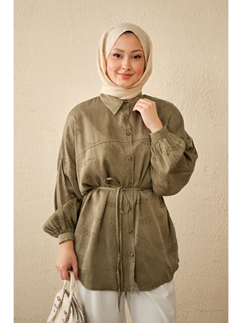 Locco Moda Kadın Benek Desenli Saten Bel Bağlamalı Gömlek Yeşil