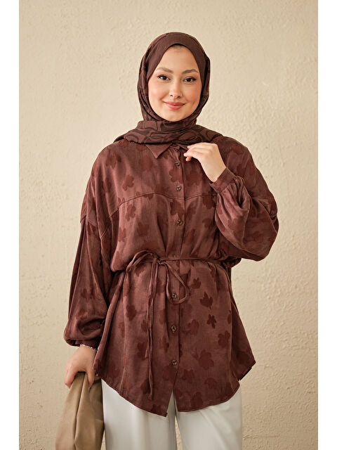 Locco Moda Kadın Yonca Desen Saten Bel Bağlamalı Gömlek Bordo