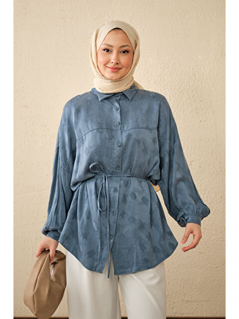 Locco Moda Kadın Yonca Desen Saten Bel Bağlamalı Gömlek Mavi