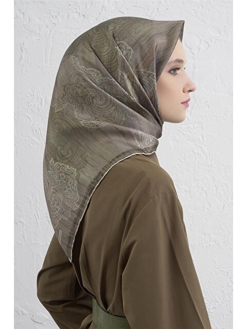 ARMİNE Klasik Desenli Saf İpek Twill Eşarp 9428D 32