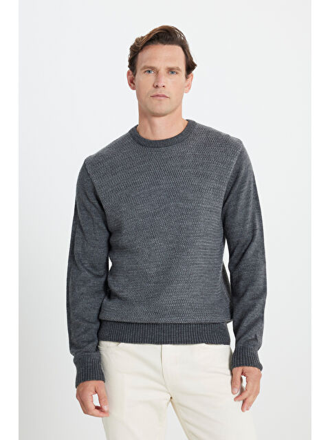 AC&Co / Altınyıldız Classics Erkek ANTRASIT-GRI MELANJ Standart Fit Normal Kesim Bisiklet Yaka Petek Desenli Triko - S000394642-37188