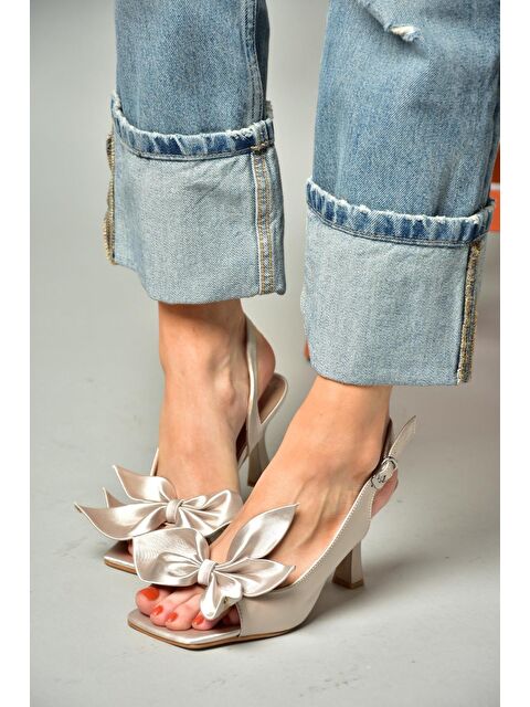 Fox Shoes K7493849 Ten Kadın Topuklu Ayakkabı