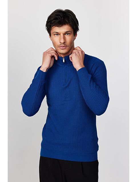 TUDORS Slim Fit Dar Kesim Dik Yaka Fermuarlı Desenli Saks Mavi Erkek Triko Kazak