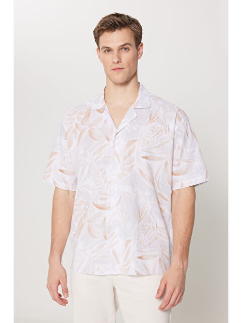 AC&Co / Altınyıldız Classics Erkek Bej-Kahve Oversize Fit Geniş Kesim Küba Yaka %100 Pamuk Baskılı Kısa Kollu Gömlek - S000411955-37207