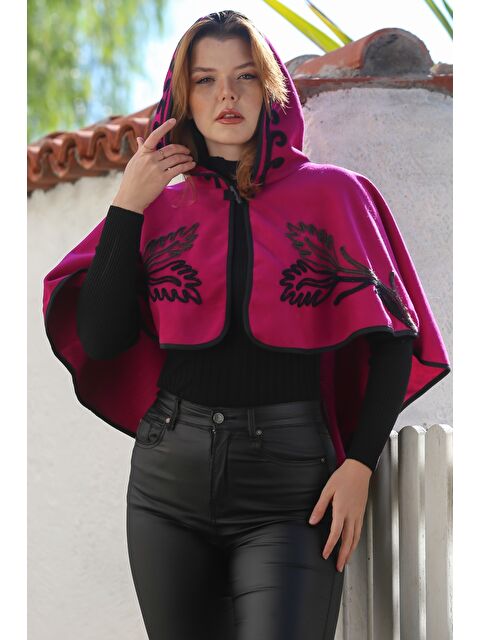 Chiccy Bordo Kapüşonlu Düğmeli Biyeli Süzene Nakışlı Casual Kaşe Bolero Dokuma Panço 43 75 - S000469078-19951