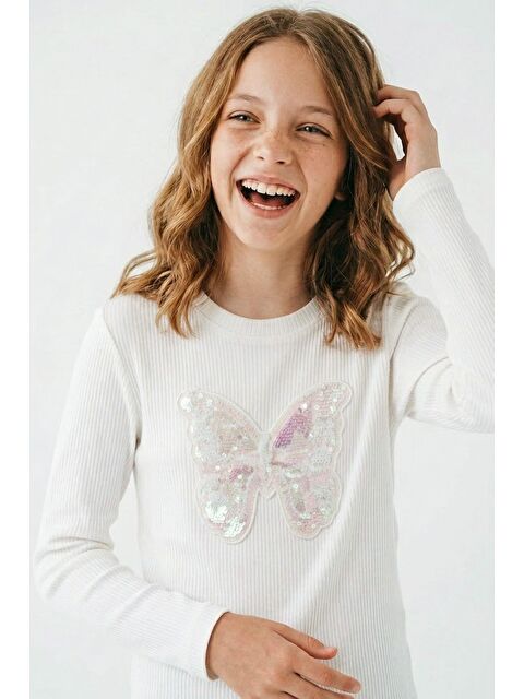 Breeze Kız Çocuk Uzun Kollu Tişört Pul İşlemeli Kelebek Armallı Ekru (9-14 Yaş)