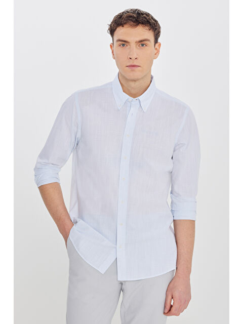 Altınyıldız Classics Erkek Mavi %100 Pamuk Slim Fit Dar Kesim Düğmeli Yaka Armürlü Flamlı Gömlek