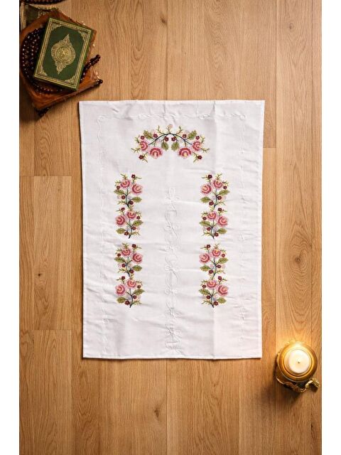 Çeyiz Diyarı Kanaviçe İşlemeli Gardenya 70x135 cm Seccade Kırmızı