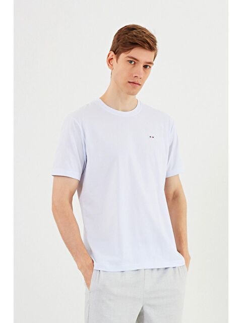 Mmetalic Erkek Bisiklet Yaka Büyük Beden Tişört %100 Pamuk Nakış Detaylı Basic Beyaz Büyük Beden Tişört - S000232140-20063