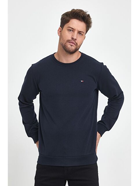 Mmetalic Erkek Lacivert Bisiklet Yaka Nakış Detaylı  Regular Fit Sweatshirt - S000232147-21164