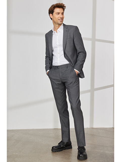 Altınyıldız Classics Erkek Antrasit Regular Fit Geniş Kesim Mono Yaka Armürlü Takım Elbise