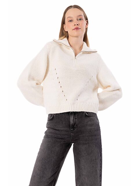 Dexia Dublin - Yakası Fermuar Detaylı Dik Yaka Triko Kazak - Ekru Renk - S000332338-19965