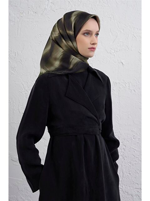 ARMİNE Leopar Desenli Saf İpek Twill Eşarp 9432D 32