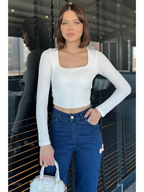 Gülseli Kadın Kare Yaka Kendinden Desenli Bluz - S000361009-19966