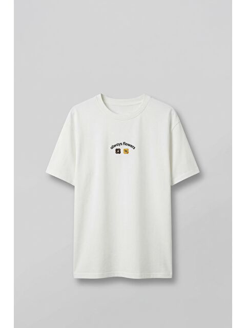 Abluka Online Erkek Oversize Minimal Çiçek Nakışlı T-Shirt Beyaz