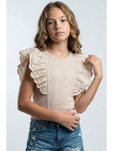 Breeze Kız Çocuk Tişört Güpürlü Çiçek & Yaprak Nakışlı Bej (6-12 Yaş)