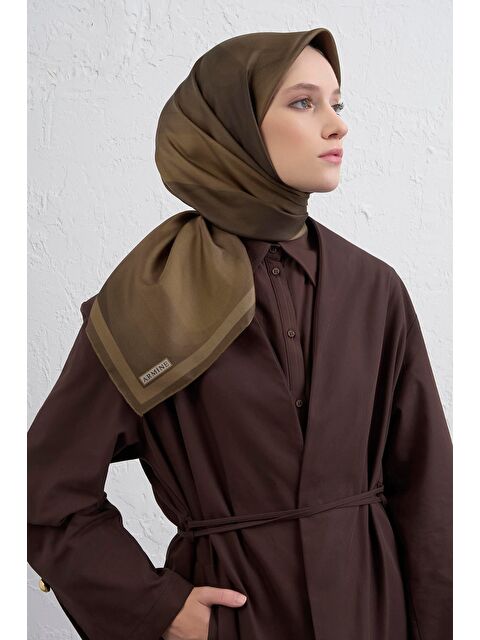ARMİNE Geometrik Desenli Saf İpek Twill Eşarp 9402D 55