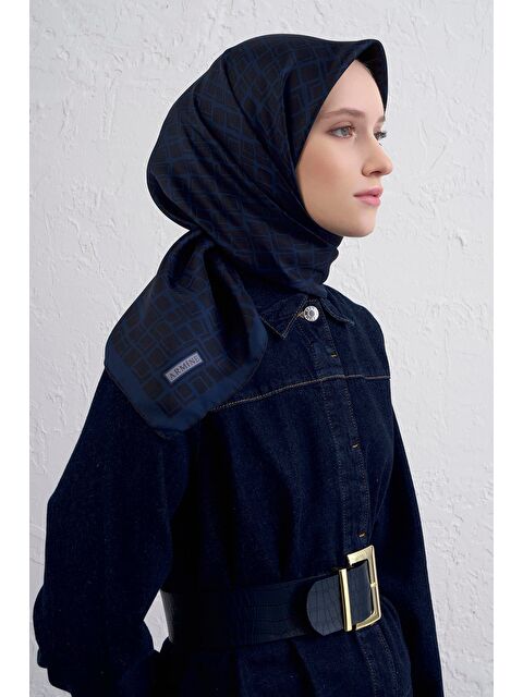 ARMİNE Geometrik Desenli Saf İpek Twill Eşarp 9438D 50