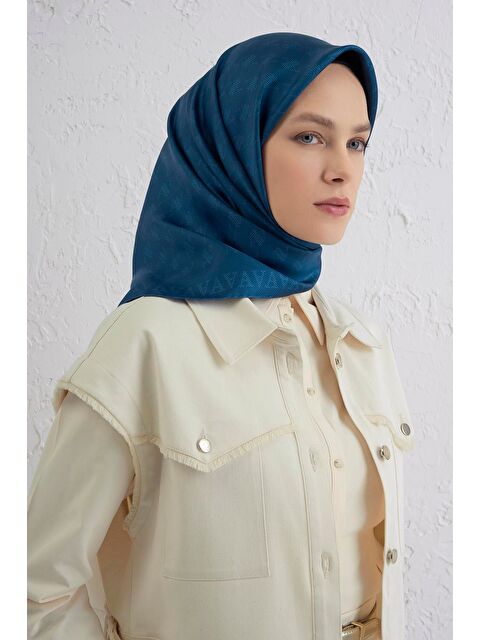 ARMİNE Monogram Desenli Saf İpek Twill Eşarp 9412D 06