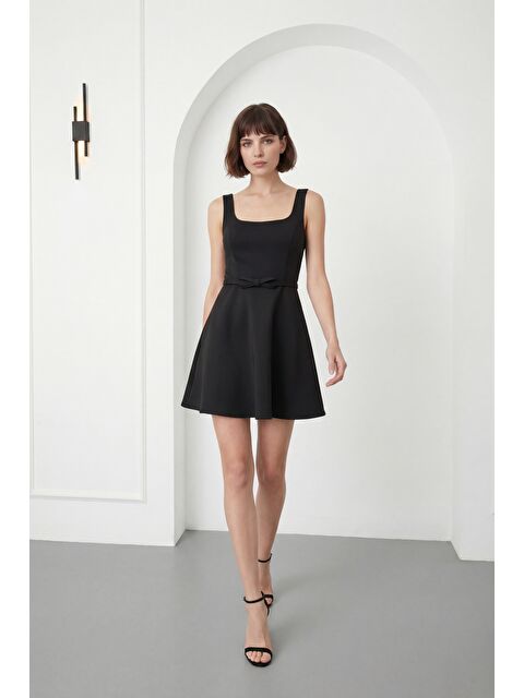 Lafaba Kadın Siyah Kare Yaka Kemerli Mini Mezuniyet Abiye Elbise