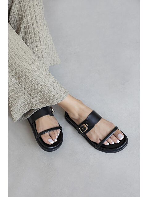 Straswans Zeus Kadın Toka Detay Günlük Konfor Deri Terlik Siyah - S000513005-19351