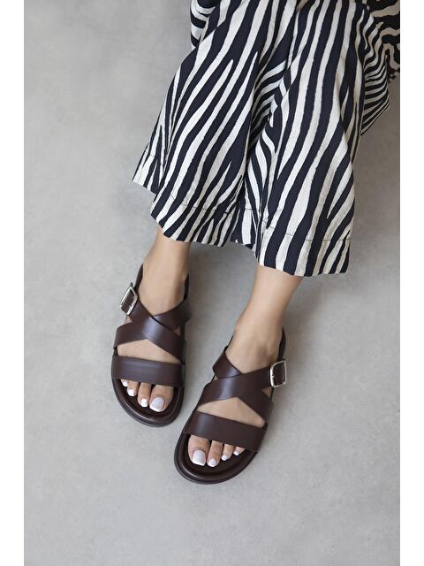 Straswans Norkys Kadın Toka Detay Günlük Konfor Terlik Kahve - S000513014-19413