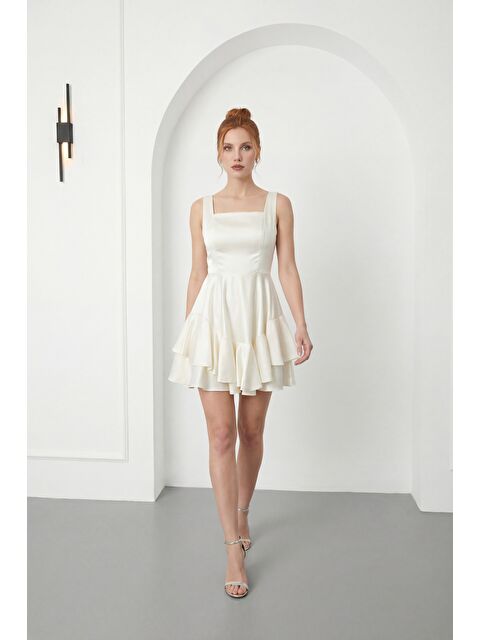 Lafaba Kadın Beyaz Kare Yaka Fırfırlı Mini Saten Mezuniyet Abiye Elbise