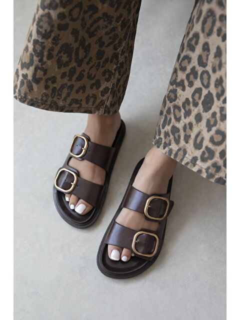 Straswans Mecy Kadın Toka Detay Deri Günlük Konfor Terlik Kahve - S000512988-19413