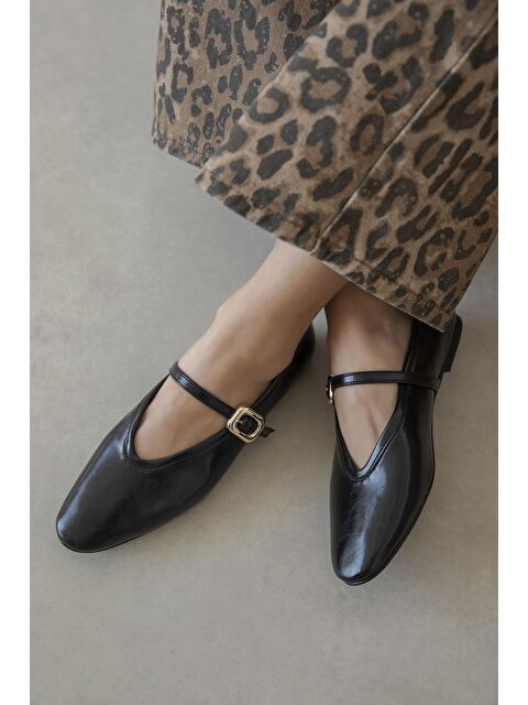 Straswans Stony Kadın Kırışık Deri Babet Siyah - S000513156-19351