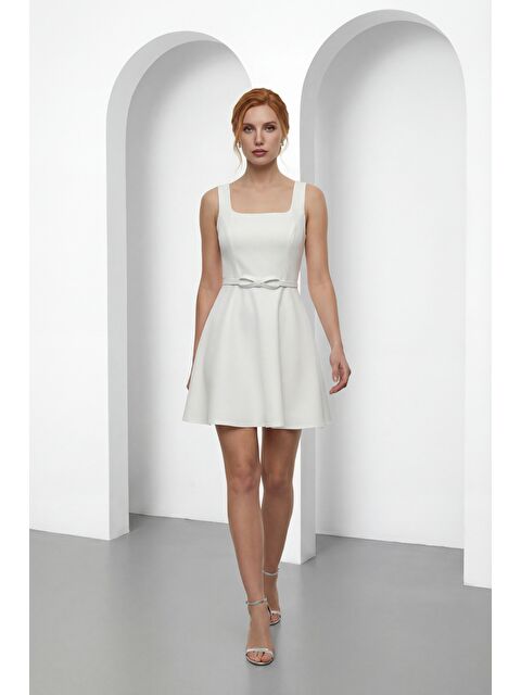 Lafaba Kadın Beyaz Kare Yaka Kemerli Mini Mezuniyet Abiye Elbise