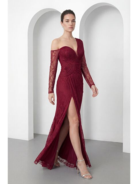 Lafaba Kadın Bordo Göğüs Detaylı Uzun Dantel Abiye Elbise