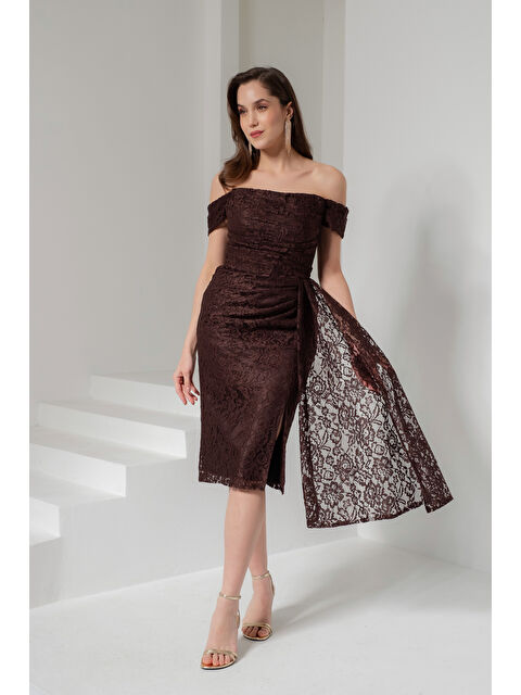Lafaba Kadın Kahverengi Kayık Yaka Dantelli Midi Abiye Elbise