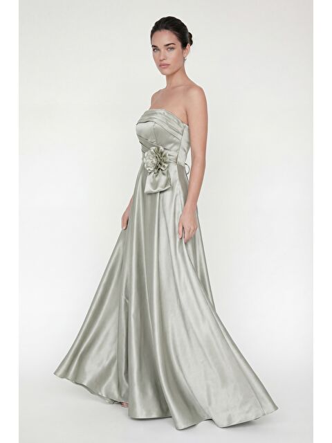 Lafaba Kadın Mint Yeşili Straplez Yaka Çiçek Detaylı Uzun Söz Nişan Nikah Abiye