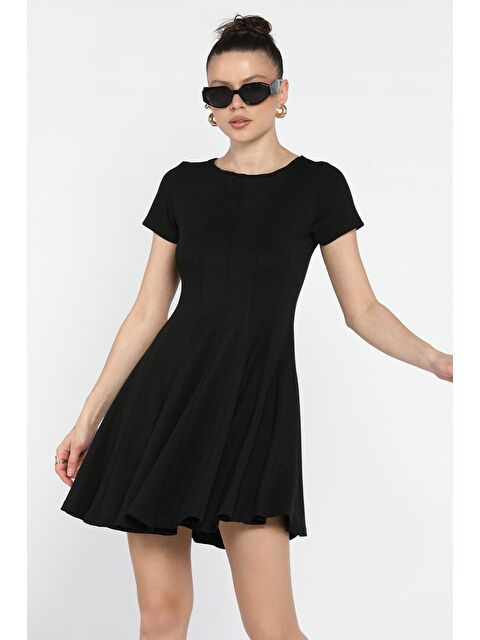 Gülseli Bisiklet Yaka Kadın Mini Elbise - S000368423-19351