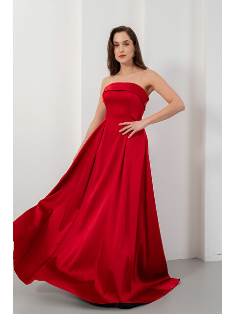 Lafaba Kadın Kırmızı Straplez Yaka Saten Uzun Kloş Abiye Elbise
