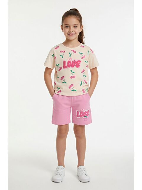 Cansın Mini Pembe Kiraz Desenli Love Yazılı Tişörtlü Kız Çocuk Şortlu Takım 23896