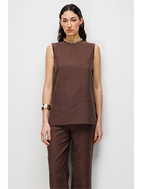 Mizalle Kahverengi Kolsuz Basic Bluz - S000530547-19413