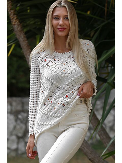 Chiccy Ekru Yuvarlak Yaka Uzun Kol Nakışlı Triko Casual Kazak - S000358845-19965