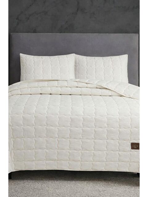 Çeyiz Diyarı Cher Kapitoneli 240x260cm Çift Kişilik Yatak Örtüsü Krem