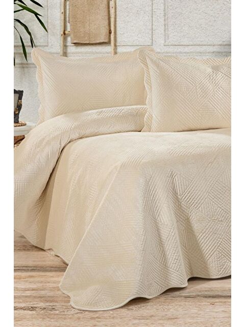 Çeyiz Diyarı Gona Lüks Kadife Çift Kişilik Yatak Örtüsü Krem