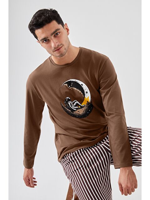 Koza İç Giyim Erkek Pamuklu Uzun Kollu Üst Astronot Baskılı Alt Çizgili Pijama Takımı - S000325218-37319