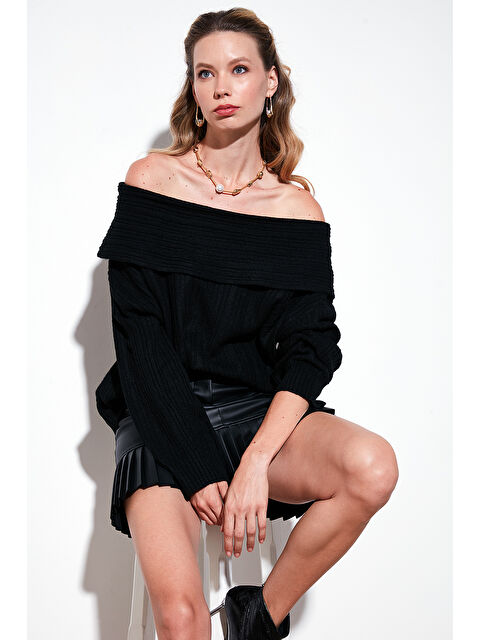 Lela Oversize Fit Madonna Yaka Triko Kadın Kazak 4615216 - S000290949-19351