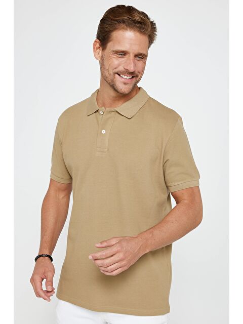 TUDORS Erkek Klasik Fit Rahat Kesim %100 Pamuk Düz Pike Taba Polo Yaka Tişört